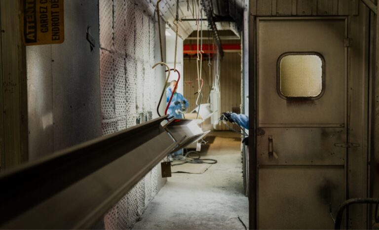 Applications du Sablage au Jet dans l&rsquo;Industrie Aéronautique Québécoise